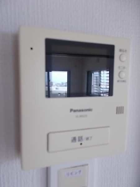 2DK Apartment for Rent in Gushikawa, Ginowan, Okinawa - Thumbnail 2