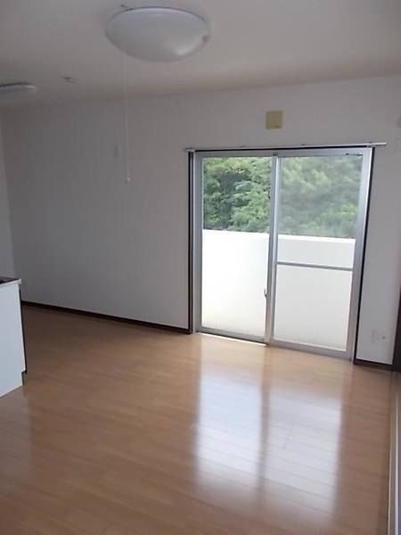 2DK Apartment for Rent in Gushikawa, Ginowan, Okinawa - Thumbnail 3