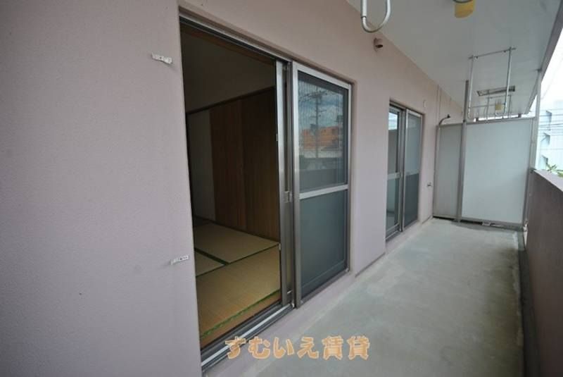 Seaside View 2DK Apartment for Rent in Uruma City, Okinawa - Thumbnail 3