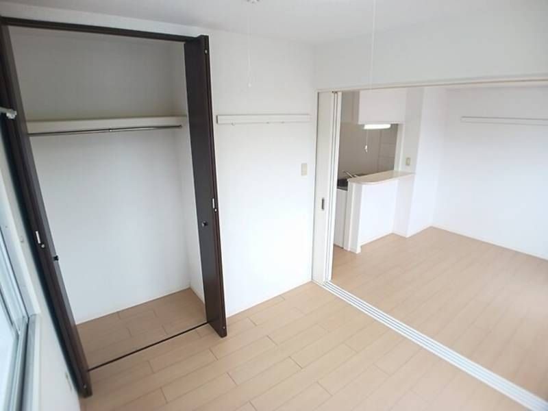 Pearl Vati 2DK Apartment for Rent in Yaese Town, Okinawa - Thumbnail 4