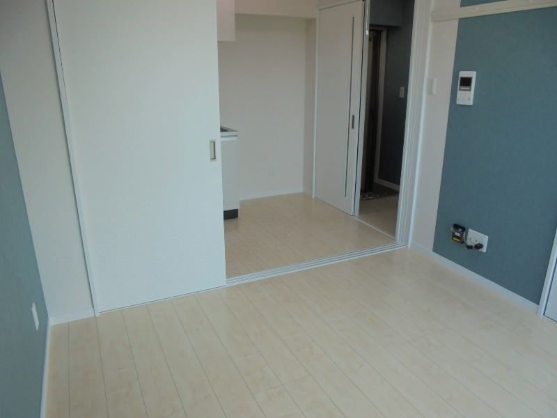 Designer 1K Apartment for Rent in Nakagusuku Village, Okinawa - Thumbnail 4
