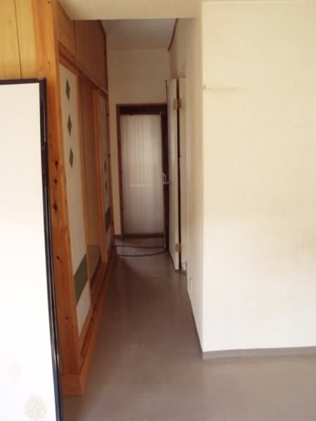 2LDK Apartment for Rent in Urasoe, Okinawa - 40 sqm, Corner Unit - Thumbnail 3