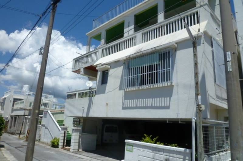 2DK Apartment for Rent in Ginowan City, Okinawa - 36 sqm - Image 1