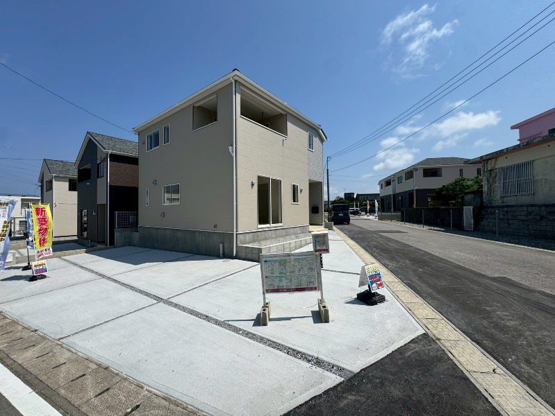 New 4LDK House for Sale in Ginowan City, Okinawa - Thumbnail 2