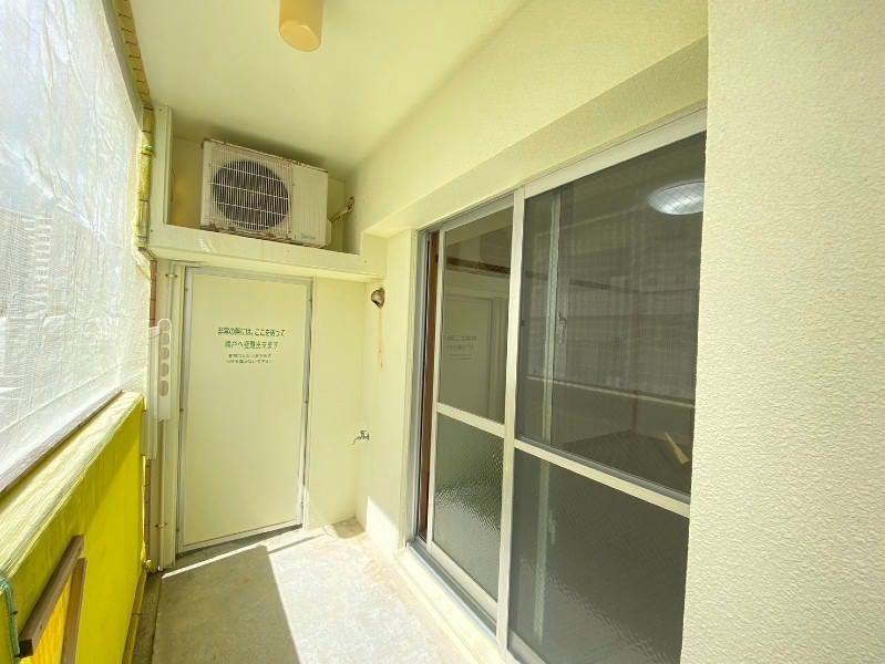1K Apartment for Rent in Toyosaki, Tomigusuku, Okinawa - Thumbnail 2