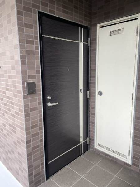 2LDK Apartment for Rent in Yaese Town, Okinawa with Free Parking - Thumbnail 3