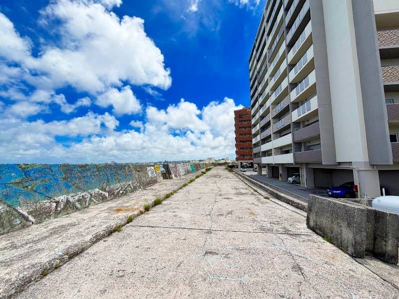 Ocean View 3LDK Apartment for Sale in Ginowan, Okinawa - Thumbnail 3