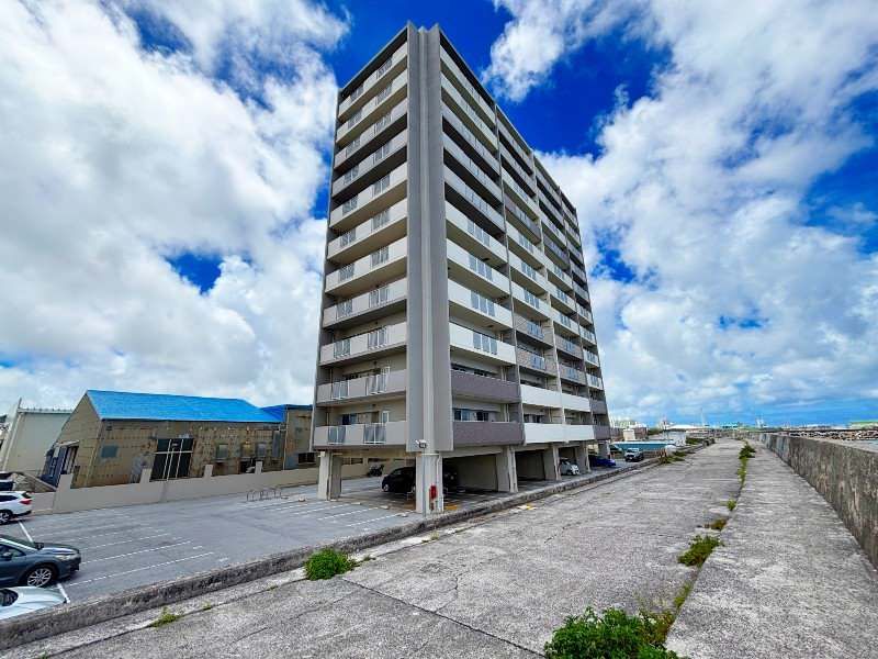 Ocean View 3LDK Apartment for Sale in Ginowan, Okinawa - Thumbnail 2