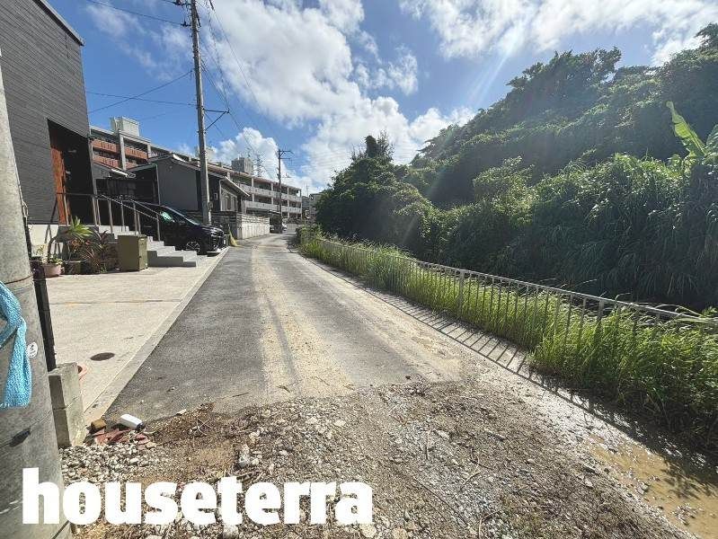 1,034 sqm Land Plot for Sale in Minamomomohara, Okinawa City - Thumbnail 2