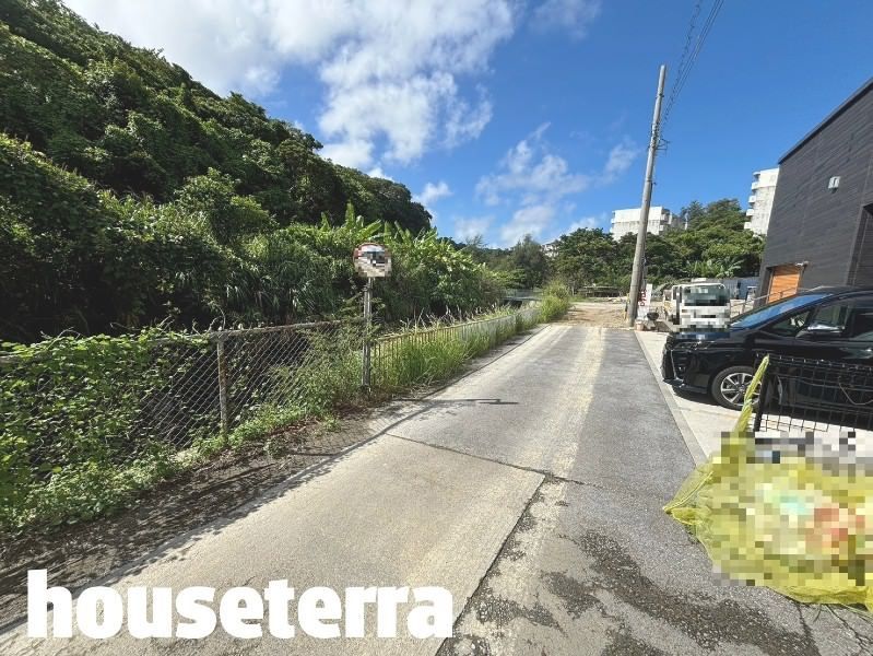 1,034 sqm Land Plot for Sale in Minamomomohara, Okinawa City - Thumbnail 3