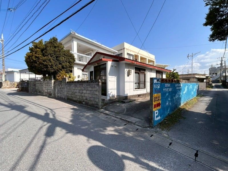 1LDK Steel-Frame House for Sale in Yomitan Village, Okinawa - Thumbnail 2