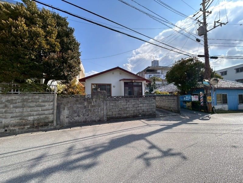1LDK Steel-Frame House for Sale in Yomitan Village, Okinawa - Thumbnail 4