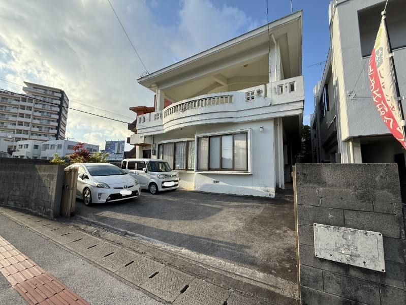 5LDK Reinforced Concrete House for Sale in Okinawa City Miyazato - Thumbnail 3