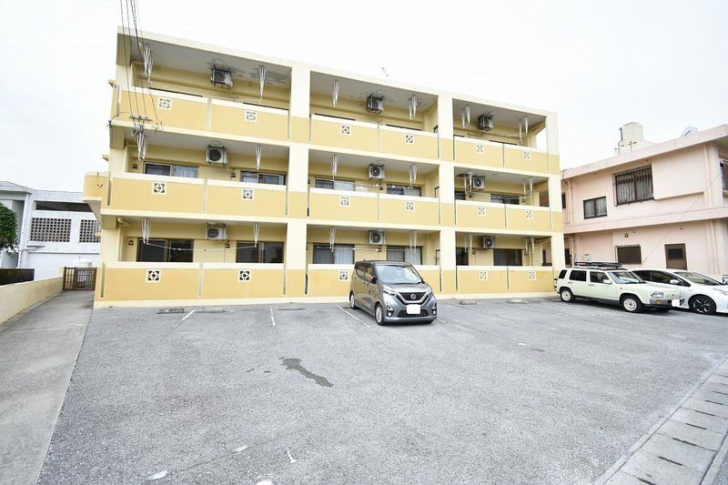 Sophia N 2DK Apartment for Rent in Tomigusuku, Okinawa - Thumbnail 2