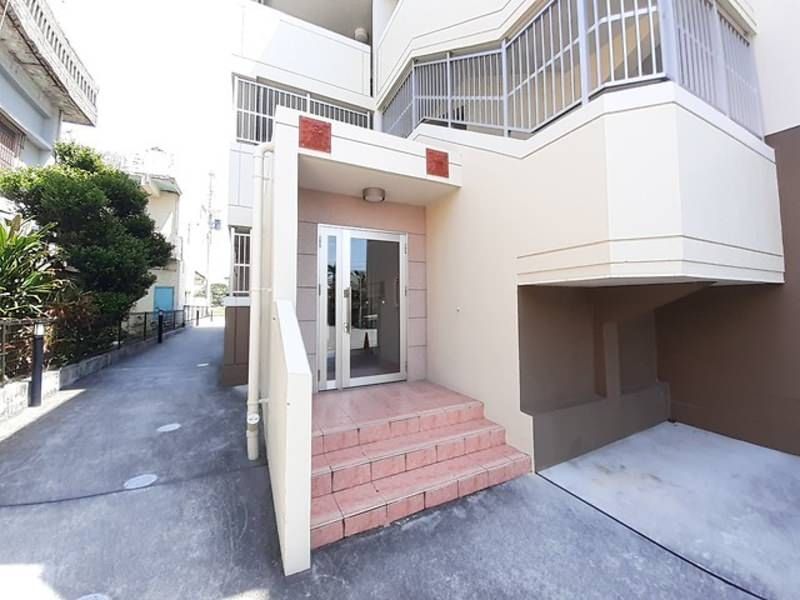 1LDK Apartment for Rent in Chatan-cho, Okinawa - Thumbnail 2