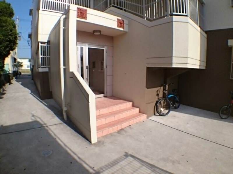 1LDK Apartment for Rent in Chatan-cho, Okinawa - Thumbnail 4