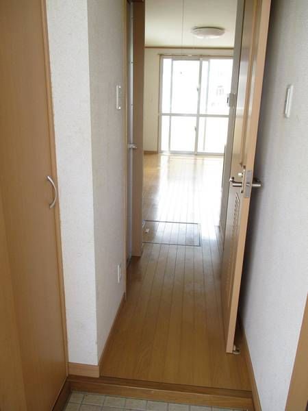 Apartment Asamiya 1R Rental near Gibo Station, Naha - Thumbnail 2