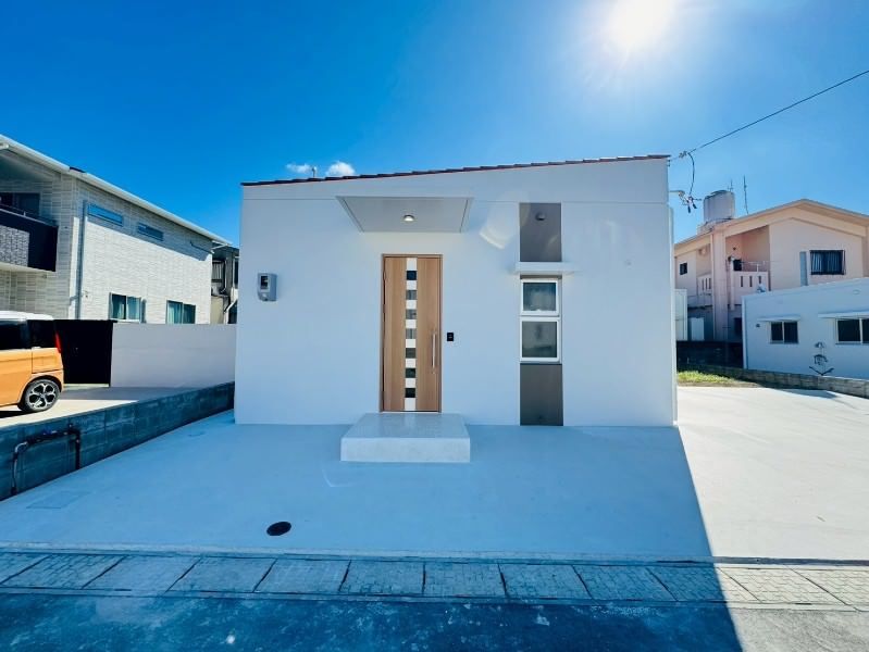 New 3LDK Single-Story RC House for Sale in Uruma, Okinawa - Thumbnail 2