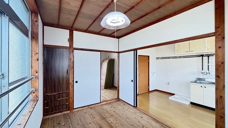 Miyazato Apartment 2DK Rental in Urasoe, Okinawa - Thumbnail 2