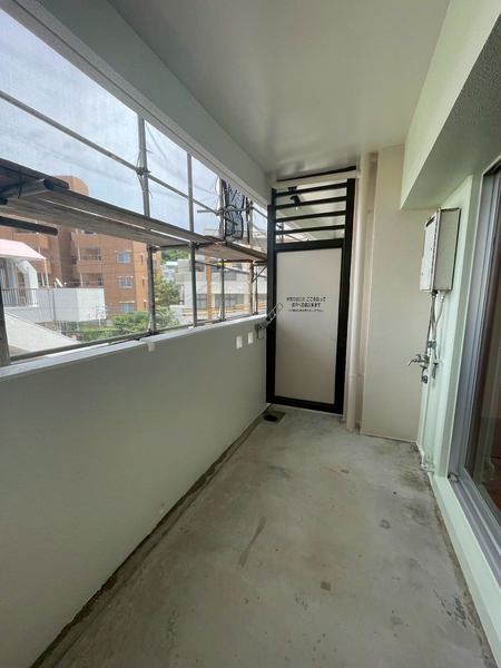 1K Apartment for Rent in Tomigusuku, Okinawa - 31.07 sqm - Thumbnail 2