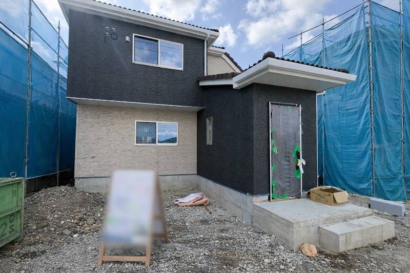 New 4LDK House for Sale in Tomigusuku, Okinawa - 2026 Completion - Thumbnail 2