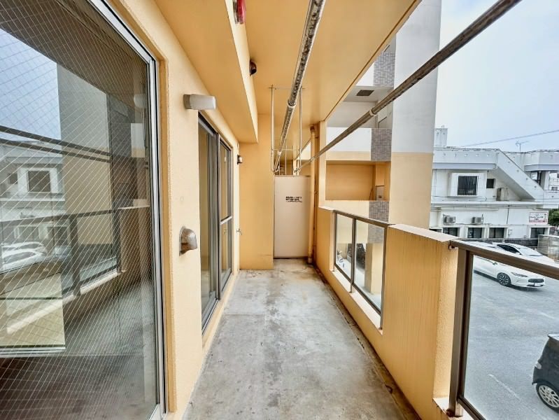 3LDK Apartment for Rent in Nago, Okinawa with 2 Free Parking - Thumbnail 2