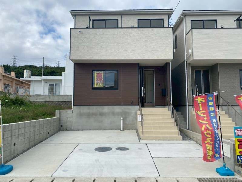 New 4LDK House for Sale in Nakagusuku Village, Okinawa - Thumbnail 2