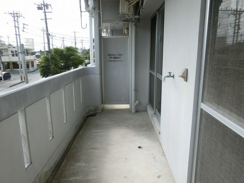 Sun Terrace Yara 2DK Apartment for Rent in Nishihara, Okinawa - Thumbnail 2