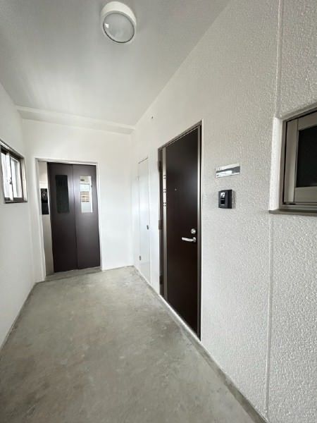 1LDK Apartment for Rent in Chatan, Okinawa - Near Mihama - Thumbnail 4
