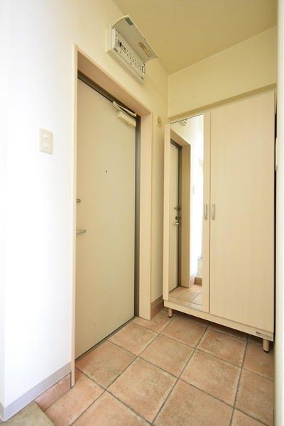 1R Apartment for Rent in Urasoe Shiroma, Okinawa - 45,000 Yen - Thumbnail 2