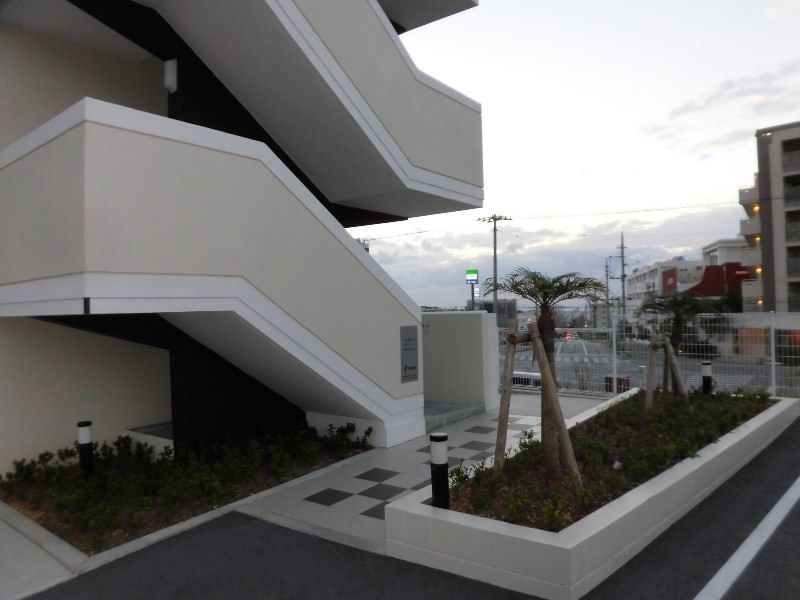 1DK Apartment for Rent in Kyuzuka, Urasoe, Okinawa - Thumbnail 2