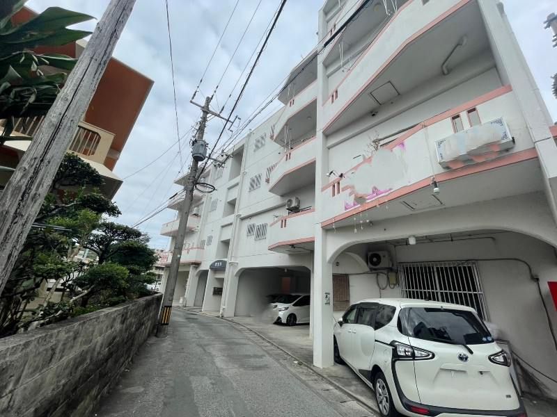 3DK Apartment for Rent in Haebaru, Okinawa - 70,000 Yen - Thumbnail 2