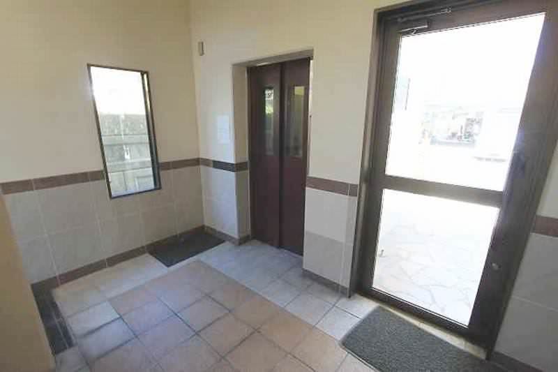 1K Apartment for Rent in Naha, Okinawa - No Deposit/Key Money - Thumbnail 4