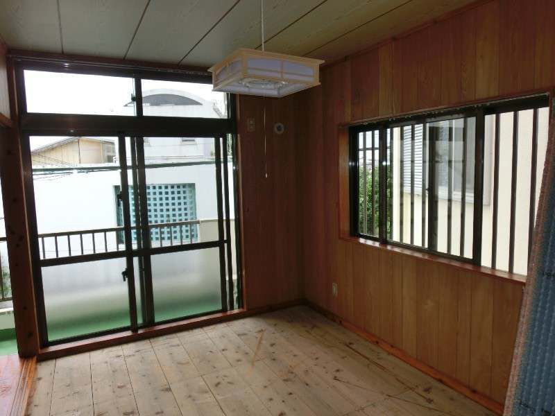 2DK Apartment for Rent in Okinawa City Higashi with Free Parking - Thumbnail 3