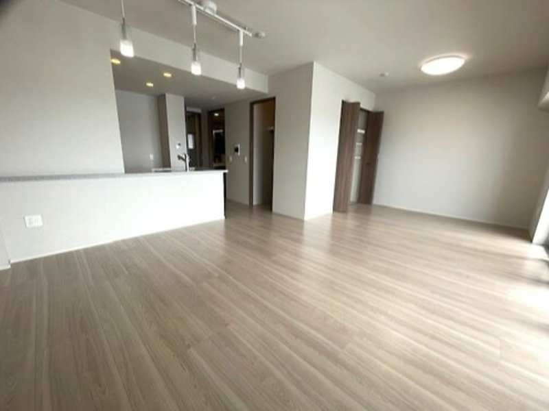2LDK Apartment for Rent in Urasoe Shiroma with Panoramic Views - Thumbnail 4