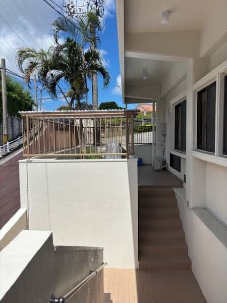 Shop-Attached 6LDK House with Ocean View in Okinawa City - Thumbnail 3