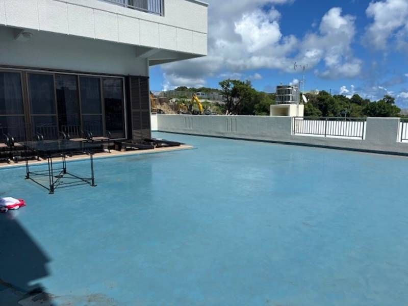 Shop-Attached 6LDK House with Ocean View in Okinawa City - Thumbnail 4
