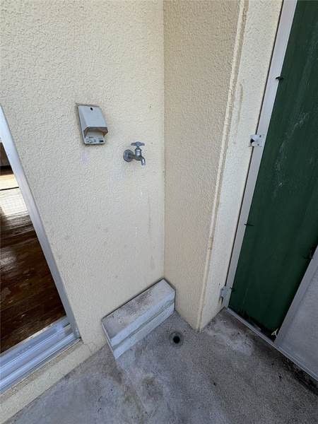 2DK Apartment for Rent in Nakagusuku Village, Okinawa - Thumbnail 4