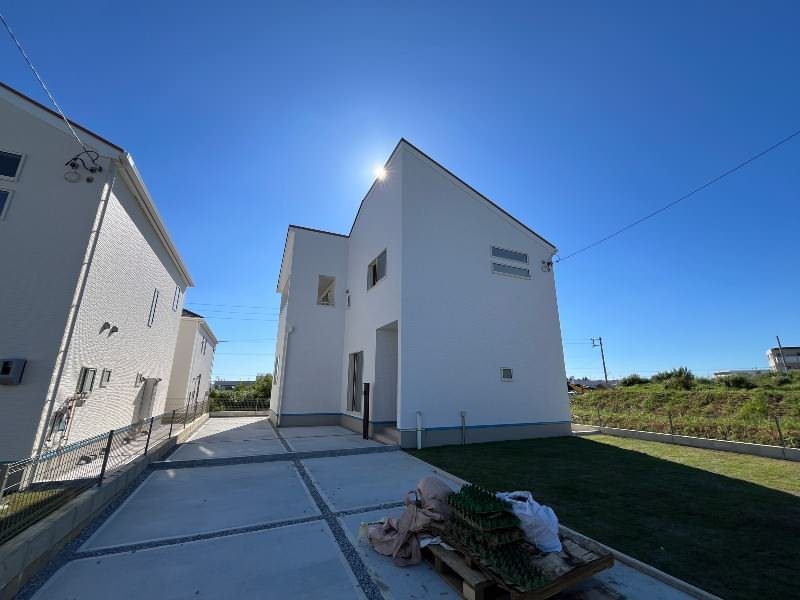 New 3LDK House with High Wind Resistance in Yomitan, Okinawa - Thumbnail 2