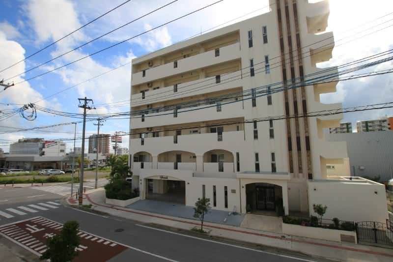 Sanctuary Ryu 2LDK Pet-Friendly Apartment for Rent in Chatan, Okinawa - Thumbnail 2