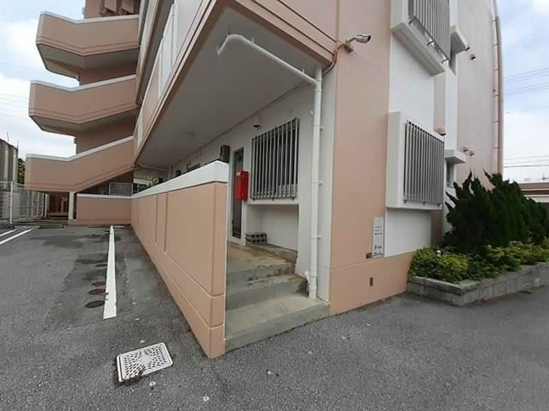 1LDK Apartment for Rent in Yomitan Village, Okinawa - 57,000 Yen - Thumbnail 4