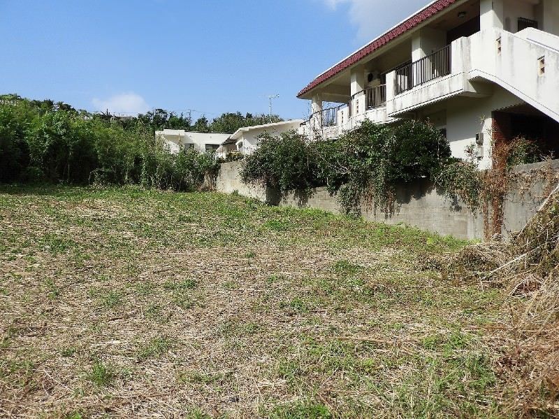 1,075 sqm Land for Sale in Haebaru Town, Okinawa - Thumbnail 2