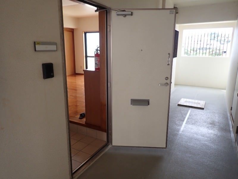 HIGA Mansion 2LDK Apartment for Rent in Yomitan, Okinawa - Thumbnail 4