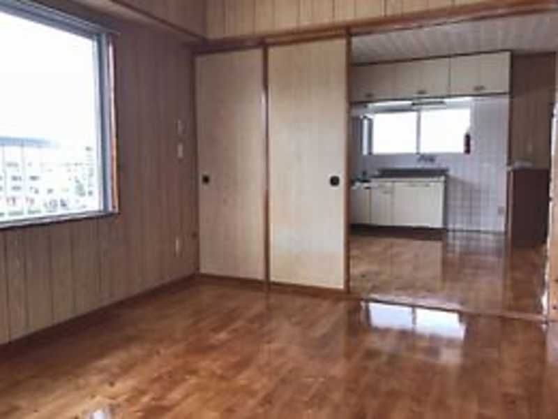 Higa Heights 2DK Apartment for Rent in Ginowan, Okinawa - Thumbnail 4