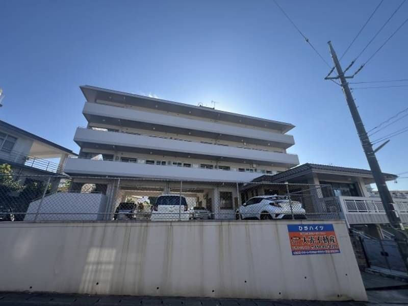 Higa Heights 2DK Apartment for Rent in Ginowan, Okinawa - Thumbnail 2