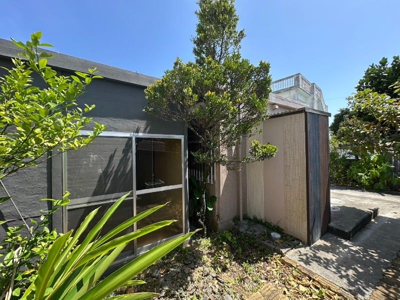 1LDK House for Sale on Ikei Island, Uruma City, Okinawa - Thumbnail 2