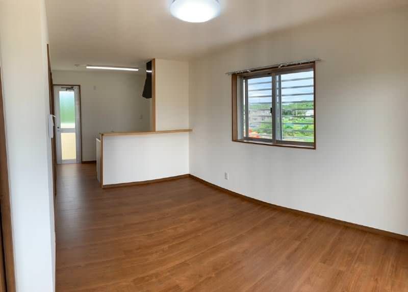 Modern 2LDK Apartment for Rent in Nanjo City, Okinawa - Thumbnail 4