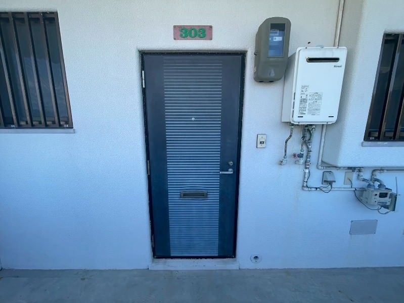 2LDK Apartment for Rent in Naha, Okinawa with Free Parking - Thumbnail 3