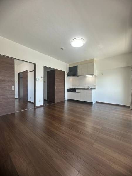 Modern 1LDK Apartment for Rent in Naha, Okinawa with Auto-Lock - Thumbnail 4