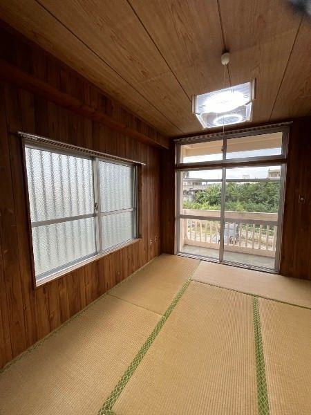 2LDK Apartment for Rent in Haebaru-cho, Okinawa - 46.8 sqm - Thumbnail 3